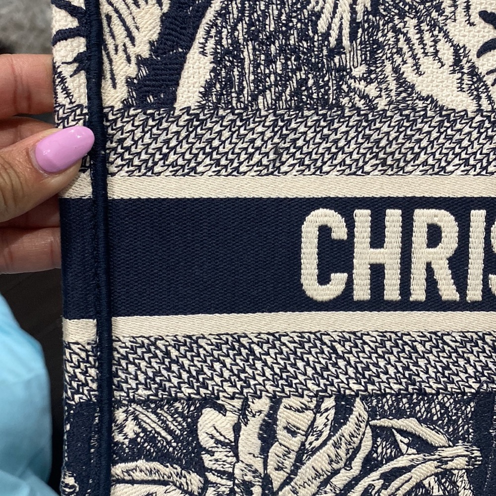 ‼️‼️SOLD‼️‼️Christian Dior tote - Picture 9 of 14